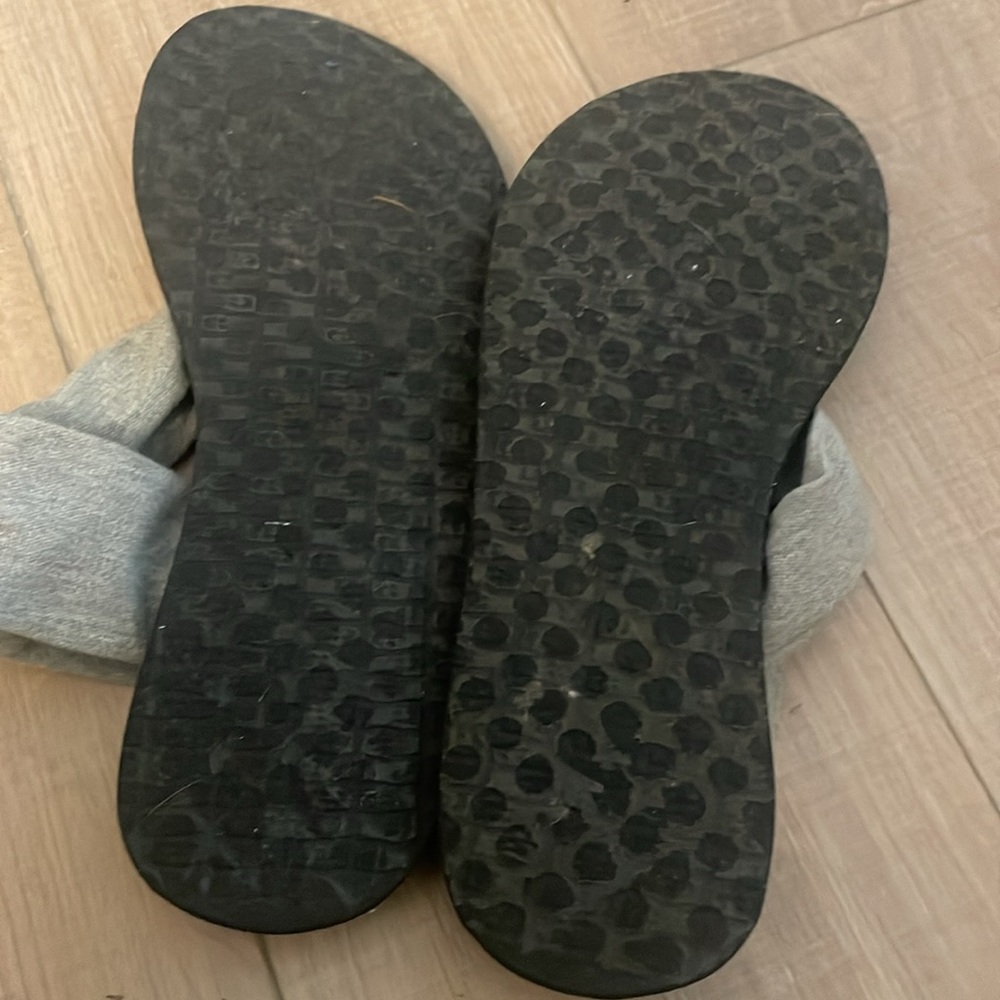 Sandals - Picture 2 of 4